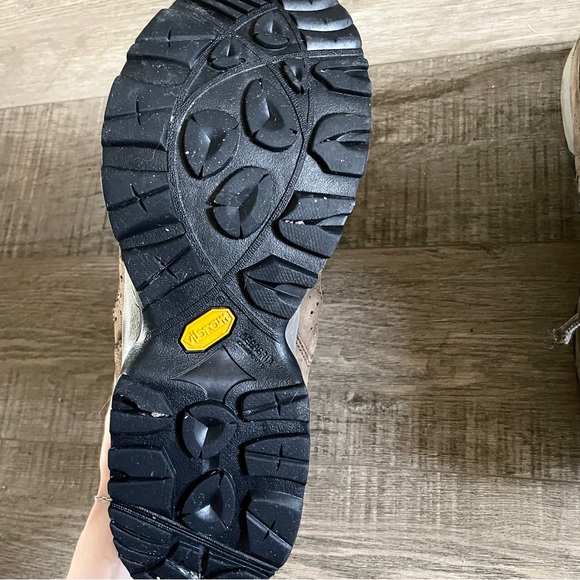 Vasque hiking boots - Picture 7 of 7